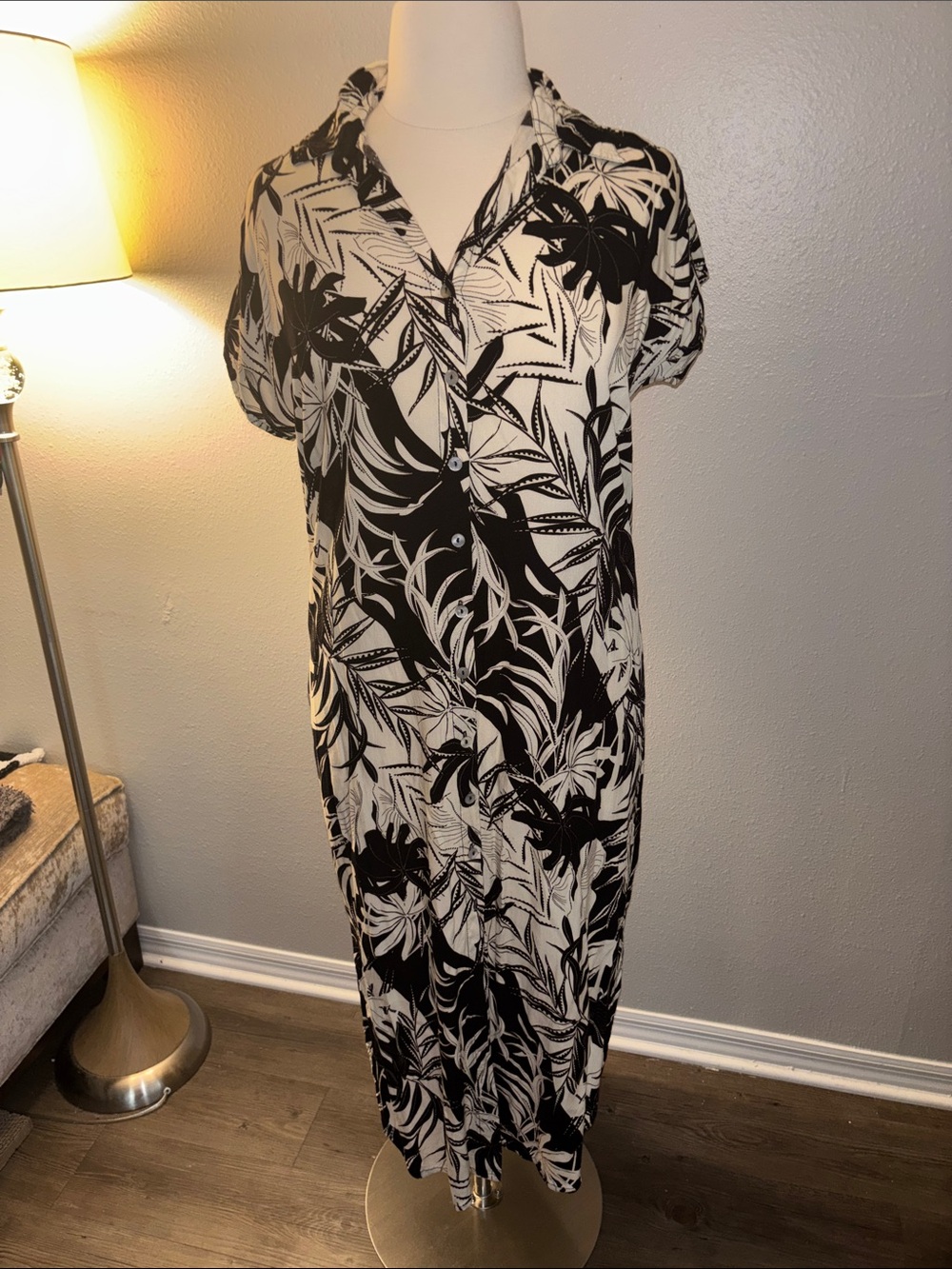 La mer luxe Black & White Tropical Button-Front Maxi Dress